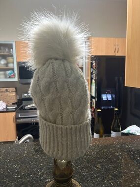 Abercrombie & Fitch Cream Cable Knit Pom Beanie